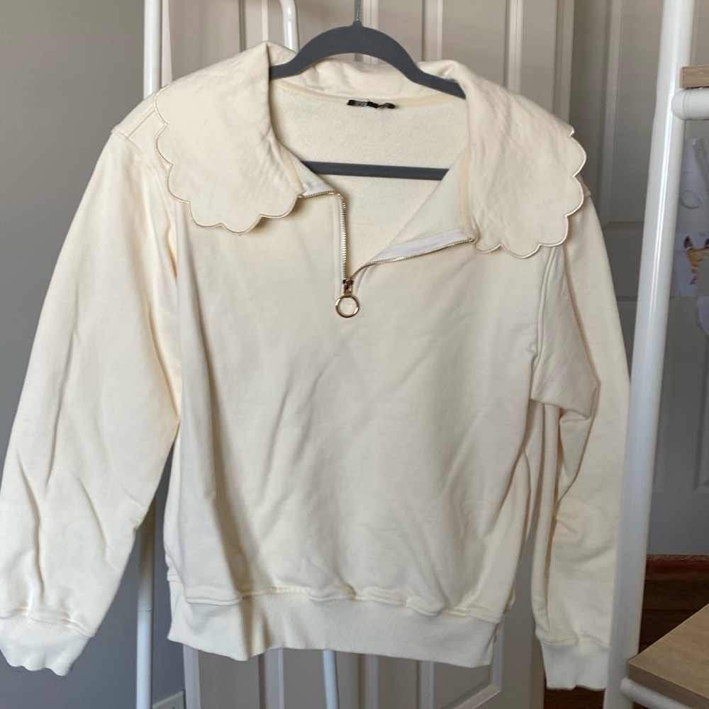 Scalloped top